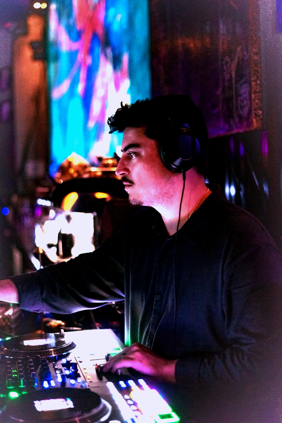 DJ OTEO performing at Debonair Supperclub
